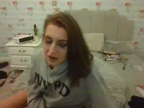 Steph– nude strip on cam for live sex chat