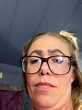 Tickledpink420 nude strip on cam for live sex chat