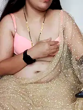 Traditional_housewife nude strip on cam for live sex chat