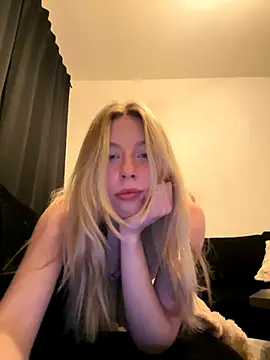VeraSerephina nude strip on cam for live sex chat