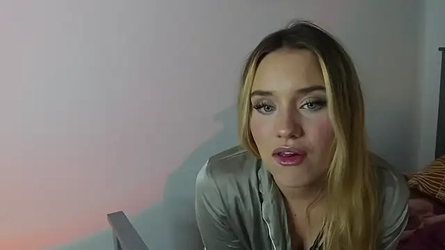 Vici_dream nude strip on cam for live sex chat