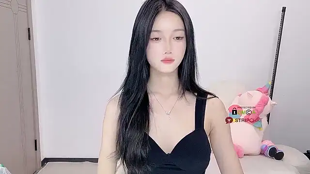 Yuette–168 nude strip on cam for live sex chat
