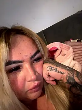 Blondie95xo nude strip on cam for live sex chat