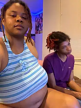 HEARTBREAKBRE nude strip on cam for live sex chat