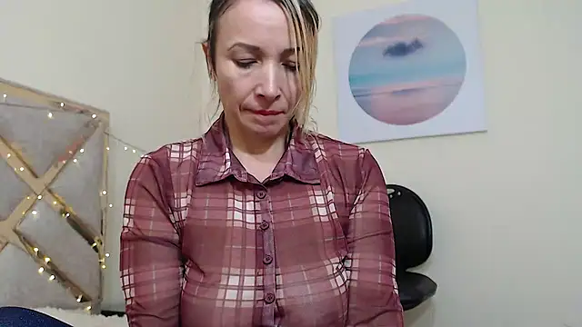 Ingridbergman nude strip on cam for live sex chat