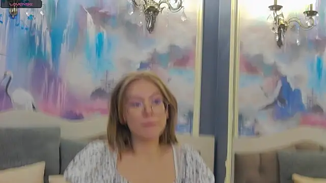 KoraHamilton nude strip on cam for live sex chat