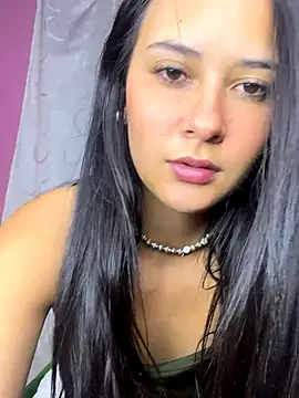 Maddie_e nude strip on cam for live sex chat
