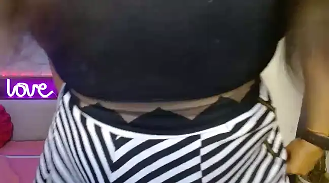 Naughty-Julia nude strip on cam for live sex chat