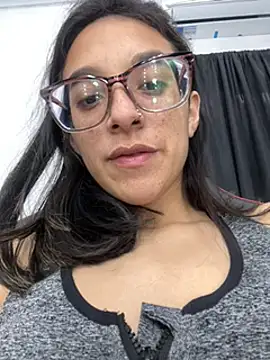 Ninnfa nude strip on cam for live sex chat