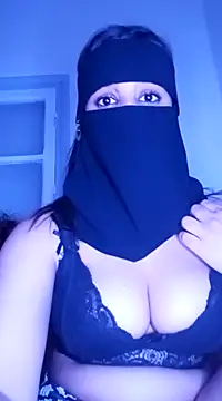 Ready-for-fun nude strip on cam for live sex chat