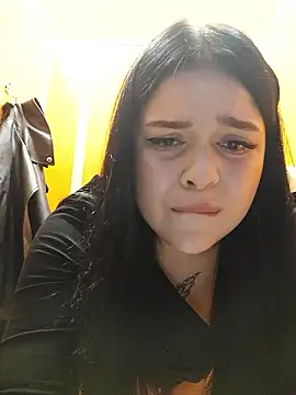 RiskyGirl nude strip on cam for live sex chat