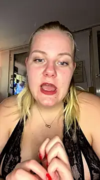 SexyLorii nude strip on cam for live sex chat