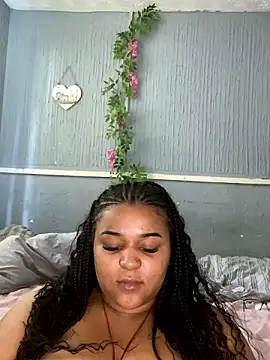Yourfavlightskinn nude strip on cam for live sex chat