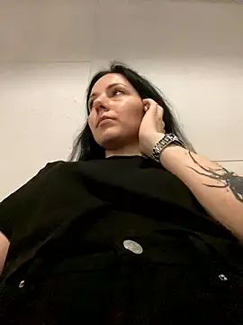 Ellie_Bellie nude strip on cam for live sex chat