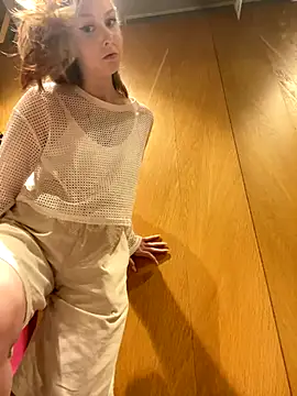 Tinny__Kitty nude strip on cam for live sex chat