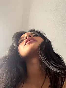 Dulceeany nude strip on cam for live sex chat