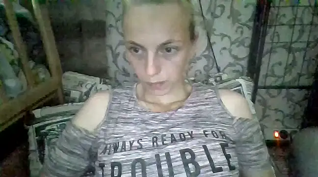 LauraBelll nude strip on cam for live sex chat
