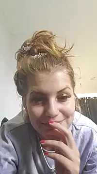 Playful-Summer nude strip on cam for live sex chat