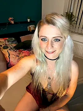 MrAndMrsEvs nude strip on cam for live sex chat