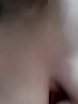 Cute-Raashii nude strip on cam for live sex chat