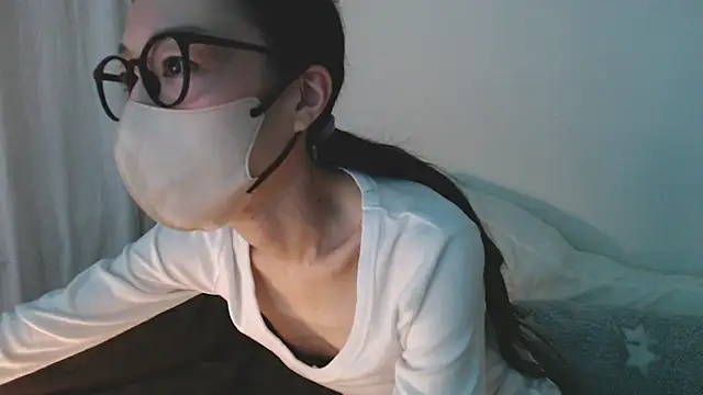 JUNjuun nude strip on cam for live sex chat