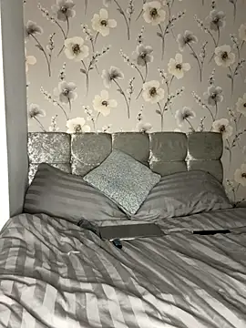 Dolly19x nude strip on cam for live sex chat