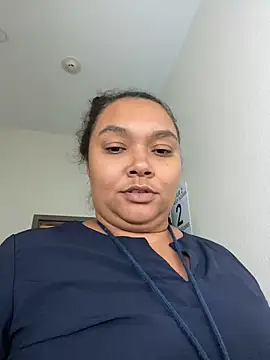 PrettyWithaWaterpark2 nude strip on cam for live sex chat
