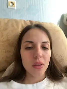 AmiLavs nude strip on cam for live sex chat