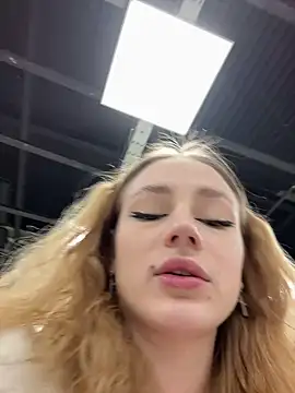 Naomi__Mi nude strip on cam for live sex chat