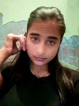 Poonam_Baby nude strip on cam for live sex chat