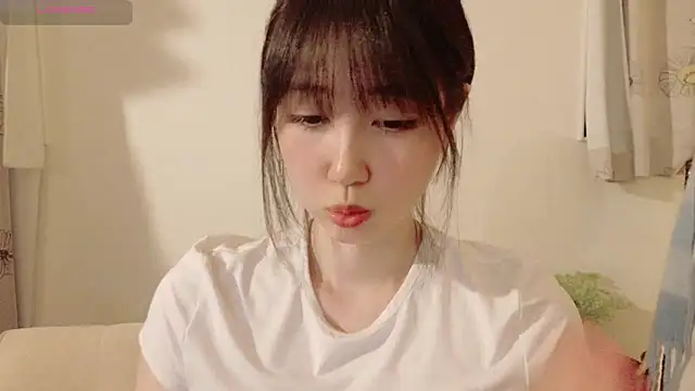 Momotaro-ch nude strip on cam for live sex chat