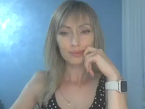EffectMaya nude strip on cam for live sex chat