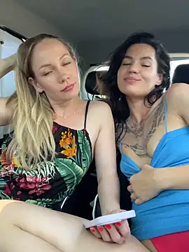 MeekyRich nude strip on cam for live sex chat