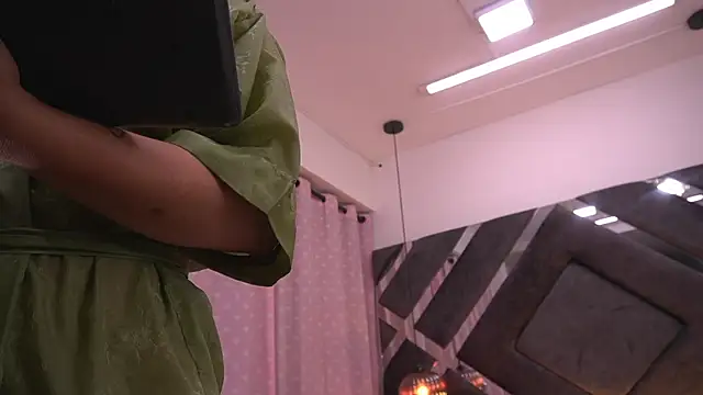 Sam_lewins nude strip on cam for live sex chat