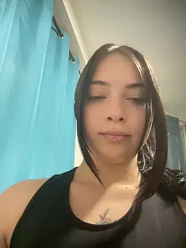 Stacie_is_backk nude strip on cam for live sex chat
