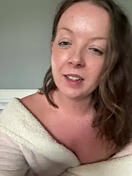 ScottishGymBunny nude strip on cam for live sex chat