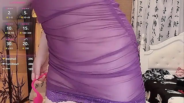 Camille-w nude strip on cam for live sex chat