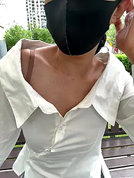 Cute-maomao nude strip on cam for live sex chat