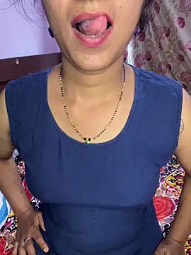 Mysore_Mallika nude strip on cam for live sex chat
