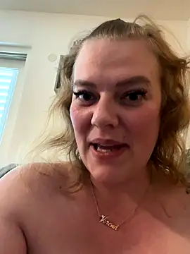 Curvyveri93 nude strip on cam for live sex chat