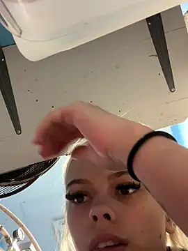 Itspinkkk nude strip on cam for live sex chat