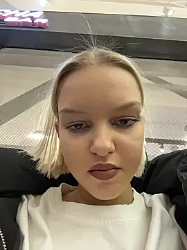 AshleyMur nude strip on cam for live sex chat