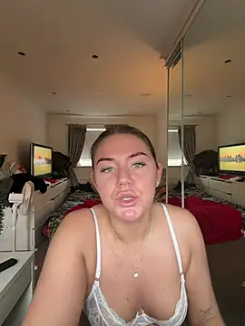 Golidelovee nude strip on cam for live sex chat