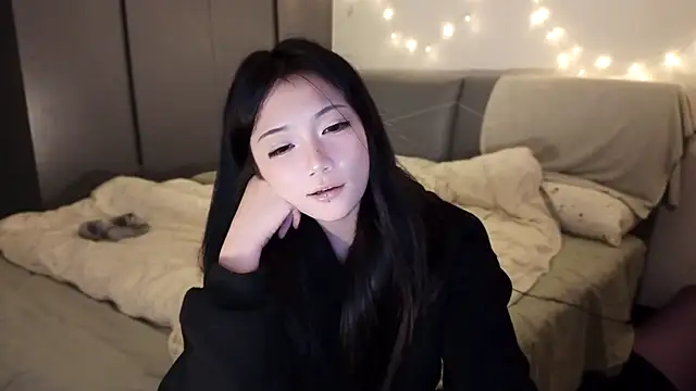 Jennie–007 nude strip on cam for live sex chat