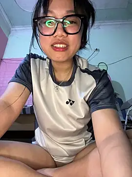 Leeeeiu nude strip on cam for live sex chat