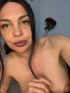 Salvana nude strip on cam for live sex chat