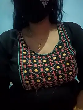 Sexyradha_ nude strip on cam for live sex chat