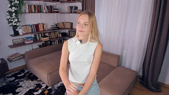 InesPiek nude strip on cam for live sex chat