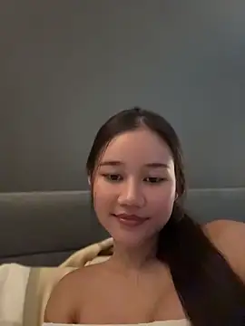 SweetThaiGirlfriend nude strip on cam for live sex chat