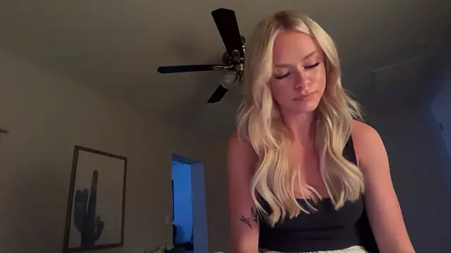 Kenziesmithh nude strip on cam for live sex chat